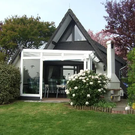 Casa vacanze Nurdachhaus Klabautermann Mit Terrasse Und Garten By Interhome Burhave