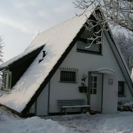Nurdachhaus Klabautermann Mit Terrasse Und Garten By Interhome * Burhave