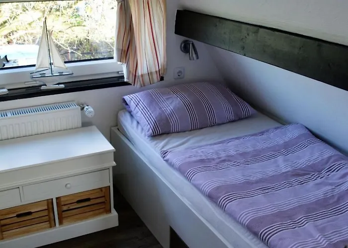Nurdachhaus Klabautermann Mit Terrasse Und Garten By Interhome 度假居 *