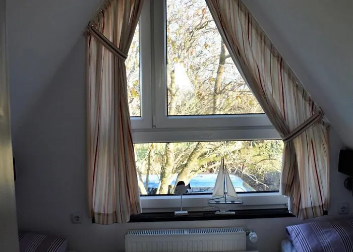 Nurdachhaus Klabautermann Mit Terrasse Und Garten By Interhome *
