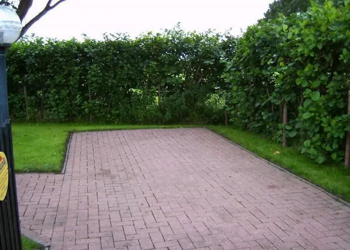 Nurdachhaus Klabautermann Mit Terrasse Und Garten By Interhome 度假居 布尔哈沃
